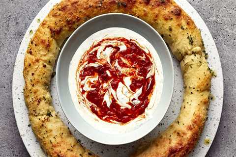Cheesy Stuffed Pizza Crust Ring Recipe