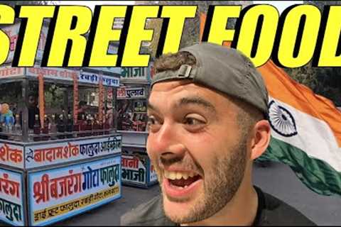 Foreigners Can''t Stop Eating Indian Street Food 🇮🇳