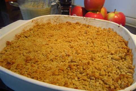 The Best Apple Crumble Recipe Ever - Easy and Delicious!