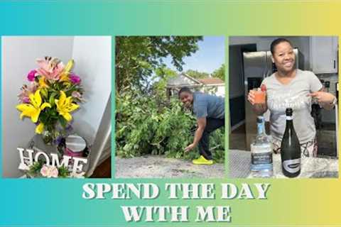 VLOG - SPEND THE DAY W/ ME | YARD WORK | PORCH REFRESH | SUSHI & COCKTAIL #dailyvlog #cleaning
