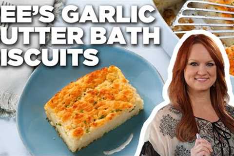 Ree Drummond's Garlic Butter Bath Biscuits | The Pioneer Woman | Food Network