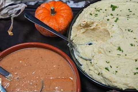 Creamy Mashed Potatoes and Signature Gravy: Grandma''s Thanksgiving Recipe