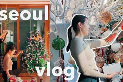 Seoul vlog 🇰🇷 I can''t even get mad at him for this 😑 Christmas decor, korean department store..
