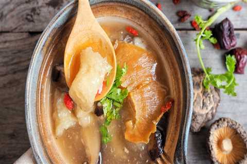 Dried Fish Maw and Chicken Soup: A Delicious and Nutritious Chinese Dish