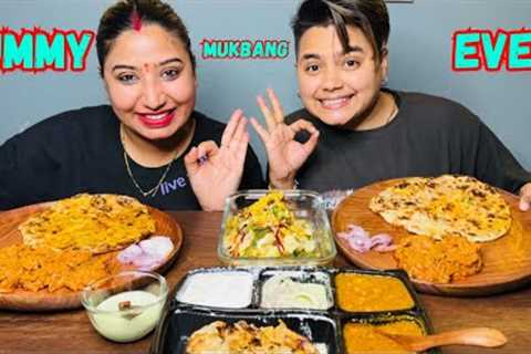 ASMR Eating Amritsari Chole Kulche | Aaloo Lachhe Katori Chaat | Chur Chur Naan | Masala Gravy Chaap
