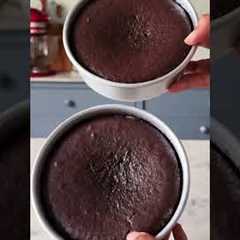 *BEST EVER* DEVILS'S FOOD CAKE 🤌🏻 | HOW TO MAKE THE PERFECT CHOCOLATE CAKE #shorts