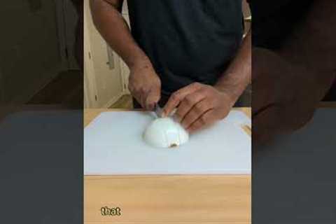 DICE AN ONION LIKE A CHEF #youtubeshorts #shorts #chef #food #tipsandtricks #cooking #knifeskills