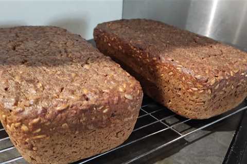 Foodgeek's Danish rye (rugbrød)