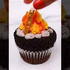 These campfire cupcakes are on fire! Literally! 🏕️🔥🧁