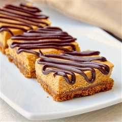 Gingersnap Pumpkin Cheesecake Bars