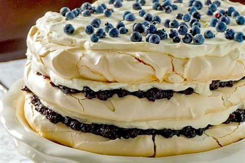 Blueberry Pavlova Cake